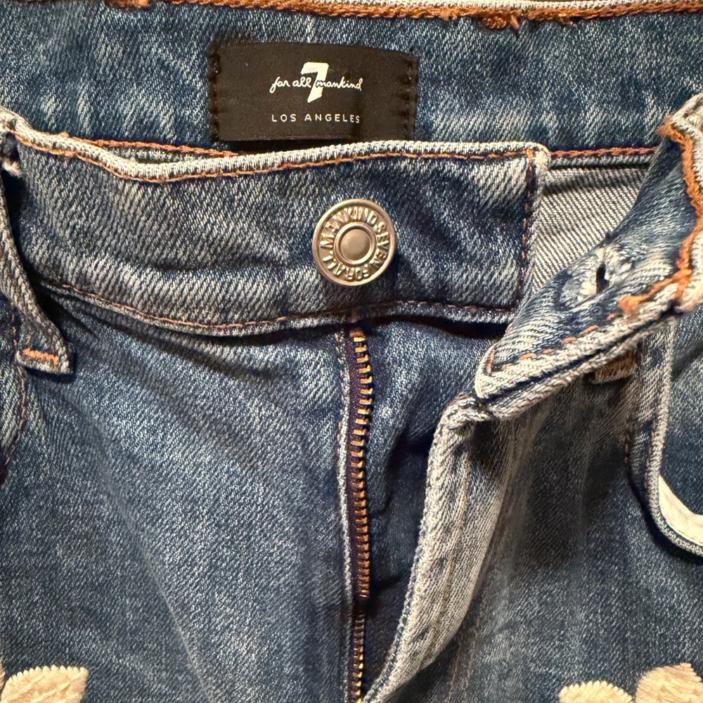 7 For All Mankind Blue Denim Straight Leg Jeans with Cream Floral Embroidery - Picture 4 of 6